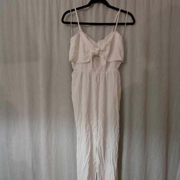 White jumpsuit - Audrey Parks + Francesca - Picture 3 of 13